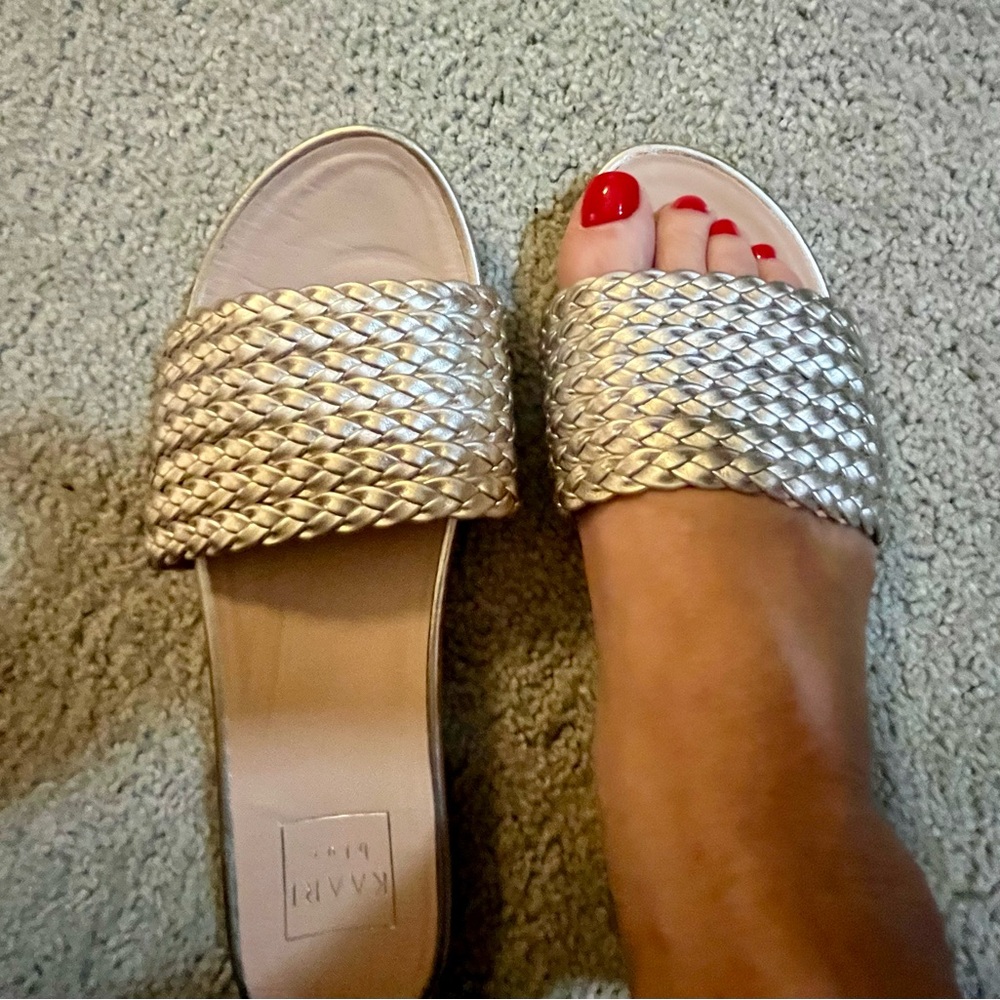 Slip on sandal, gold, wore only twice at wedding, sz 7.5, excellent condition